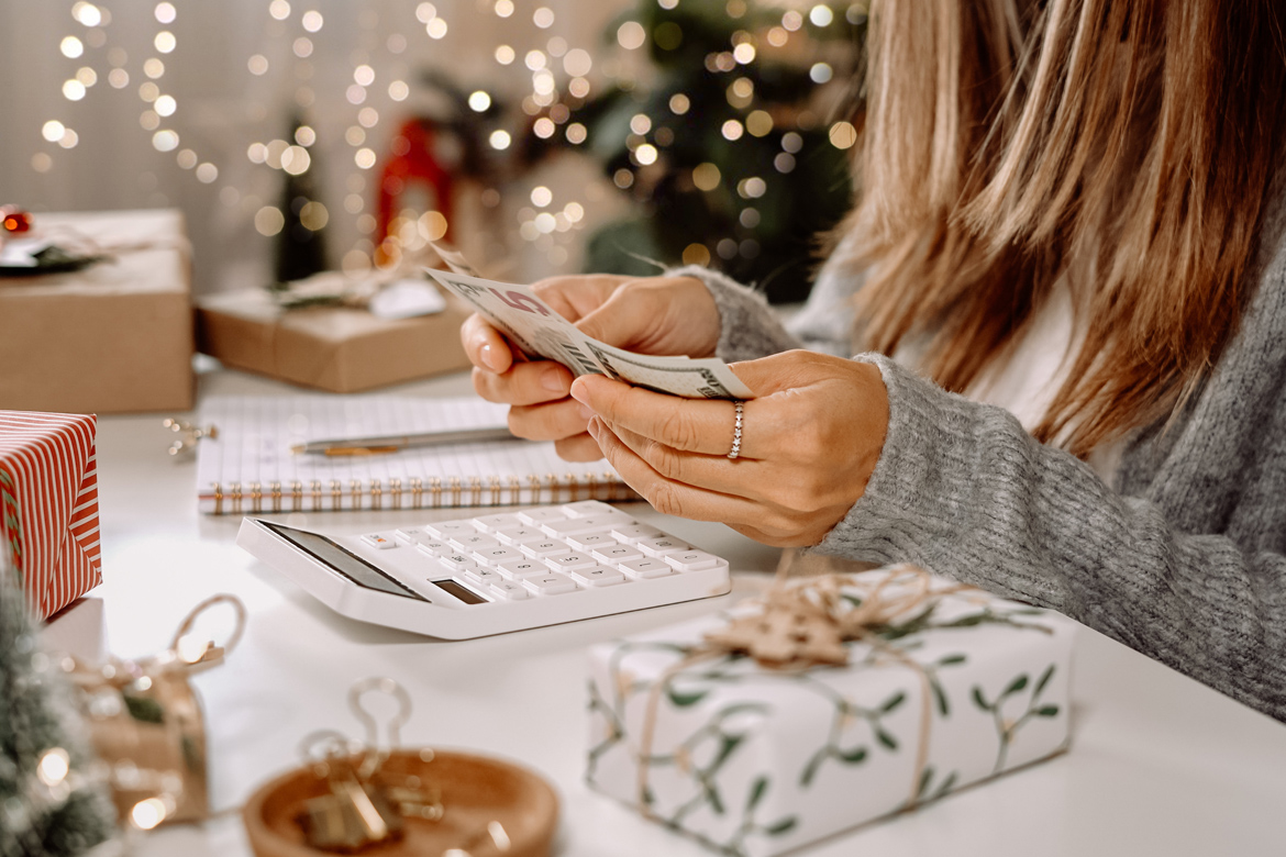 7 Tips to Help with Holiday Budgeting